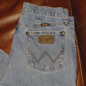 Men's Wrangler Jeans 34x32, EUC